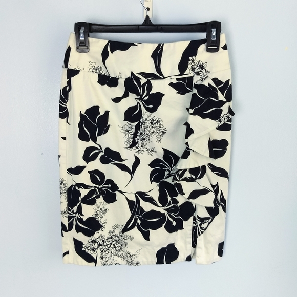 White House Black Market Dresses & Skirts - WHBM Black & White Pencil Skirt w/ Ruffle